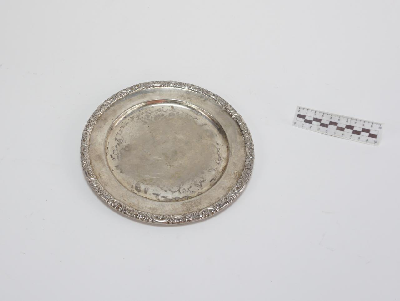 TRAY