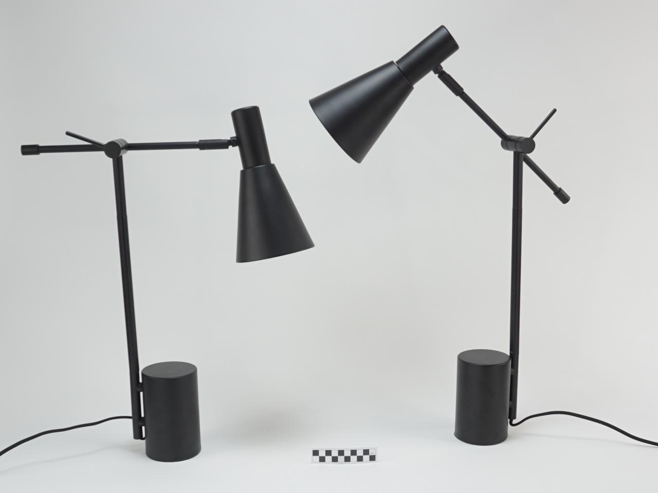 DESK LAMP