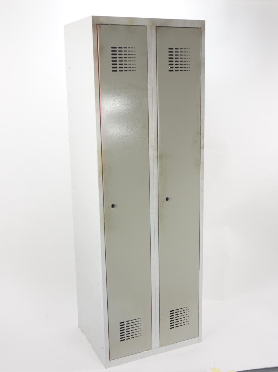 CLOTHES CABINET