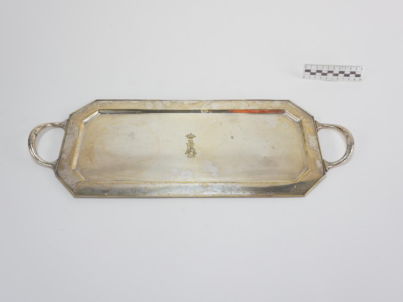 TRAY