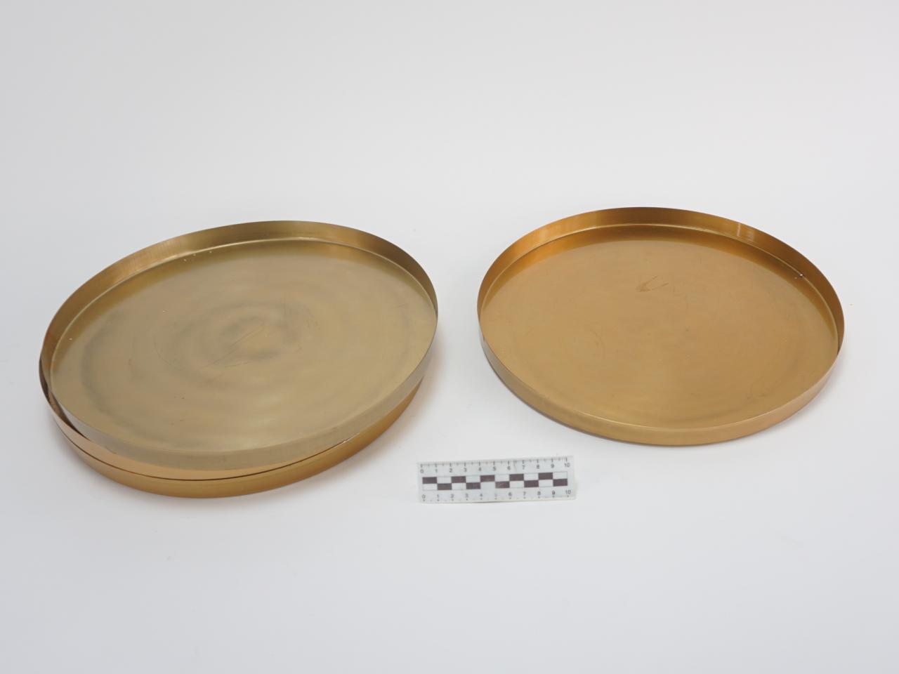 TRAY
