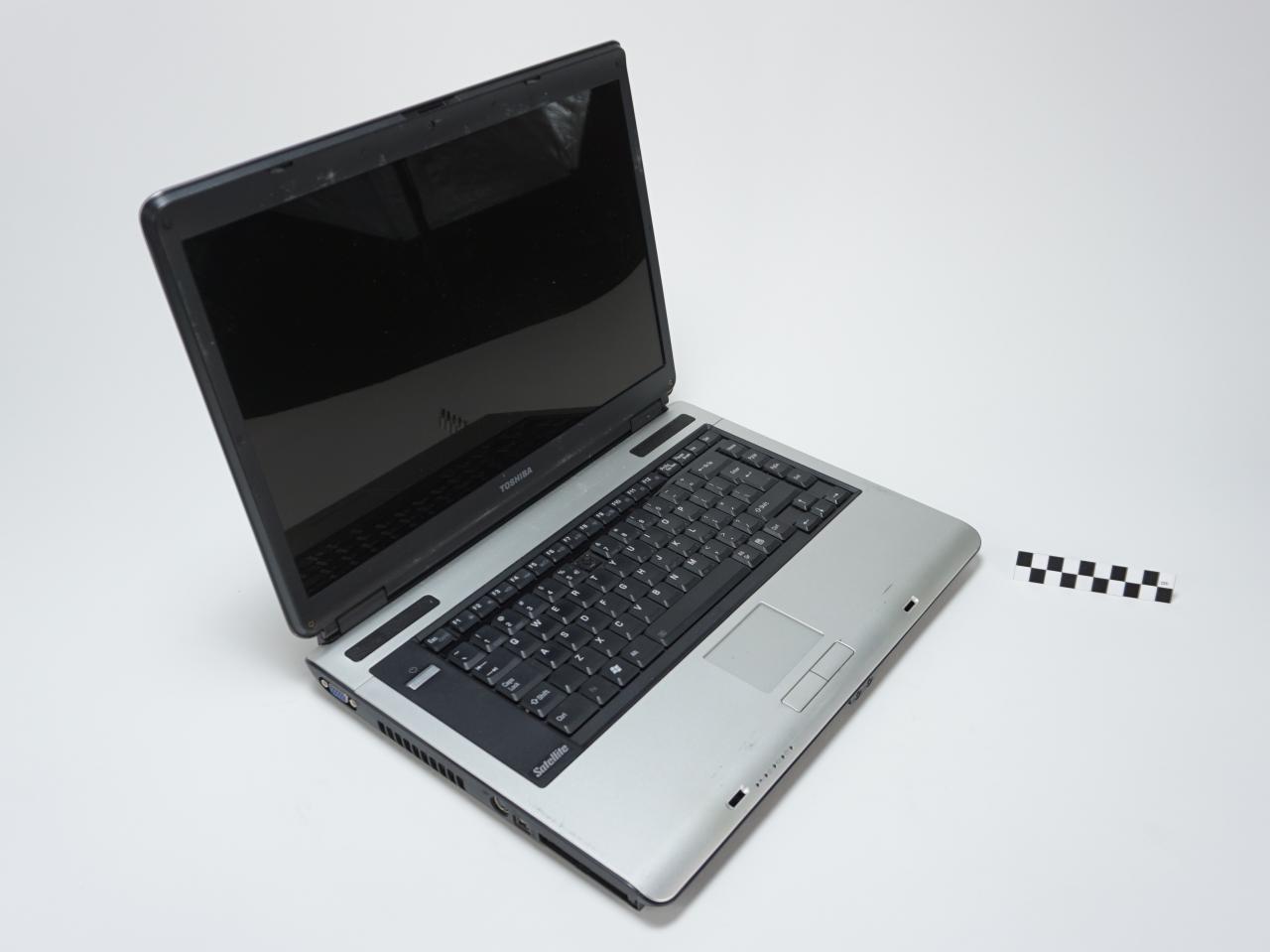 LAPTOP TOSHIBA