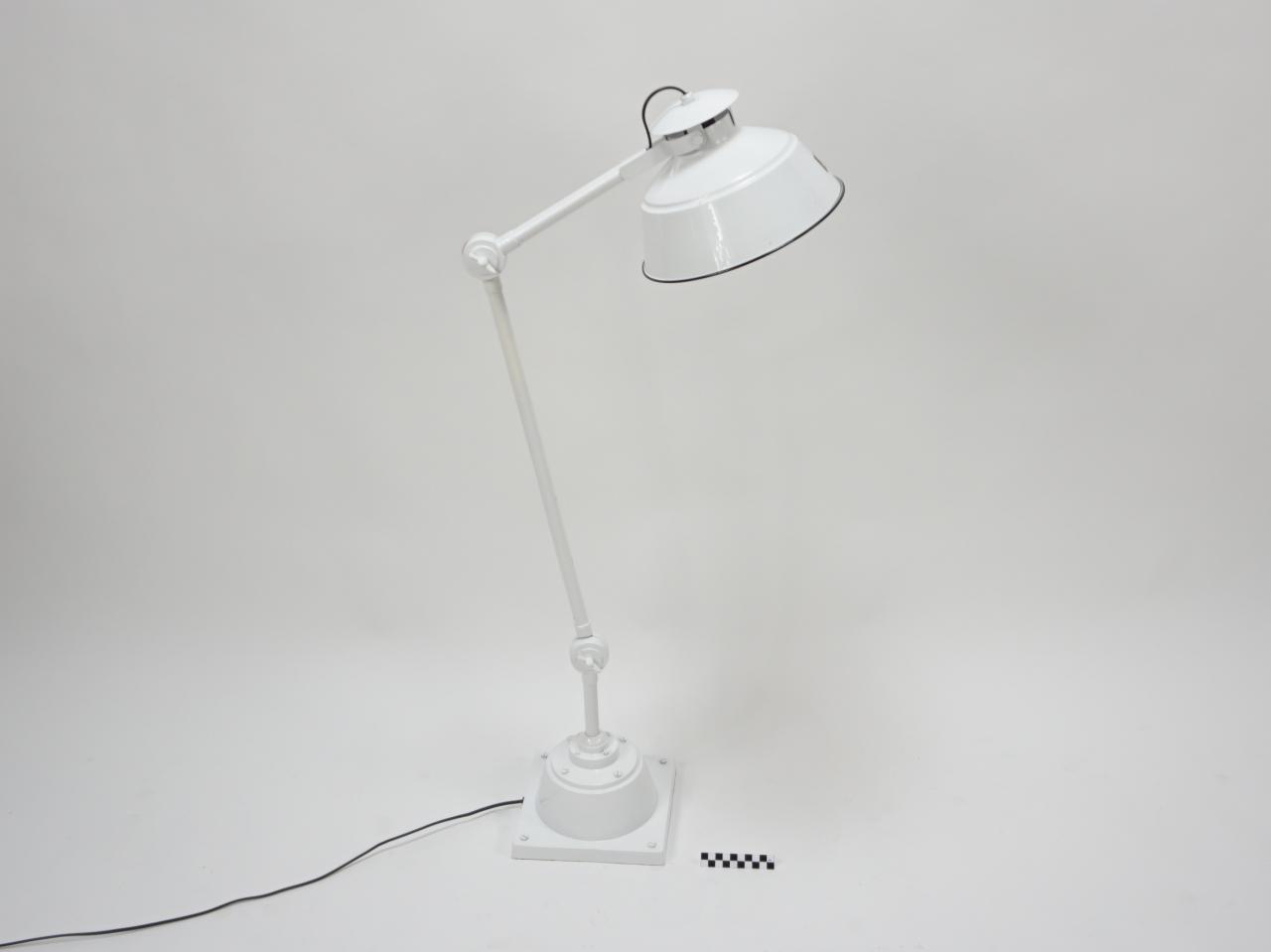 DESK LAMP