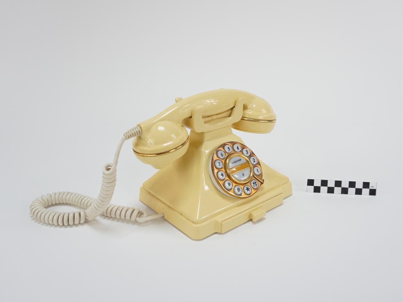 TELEFON STACJONARNY