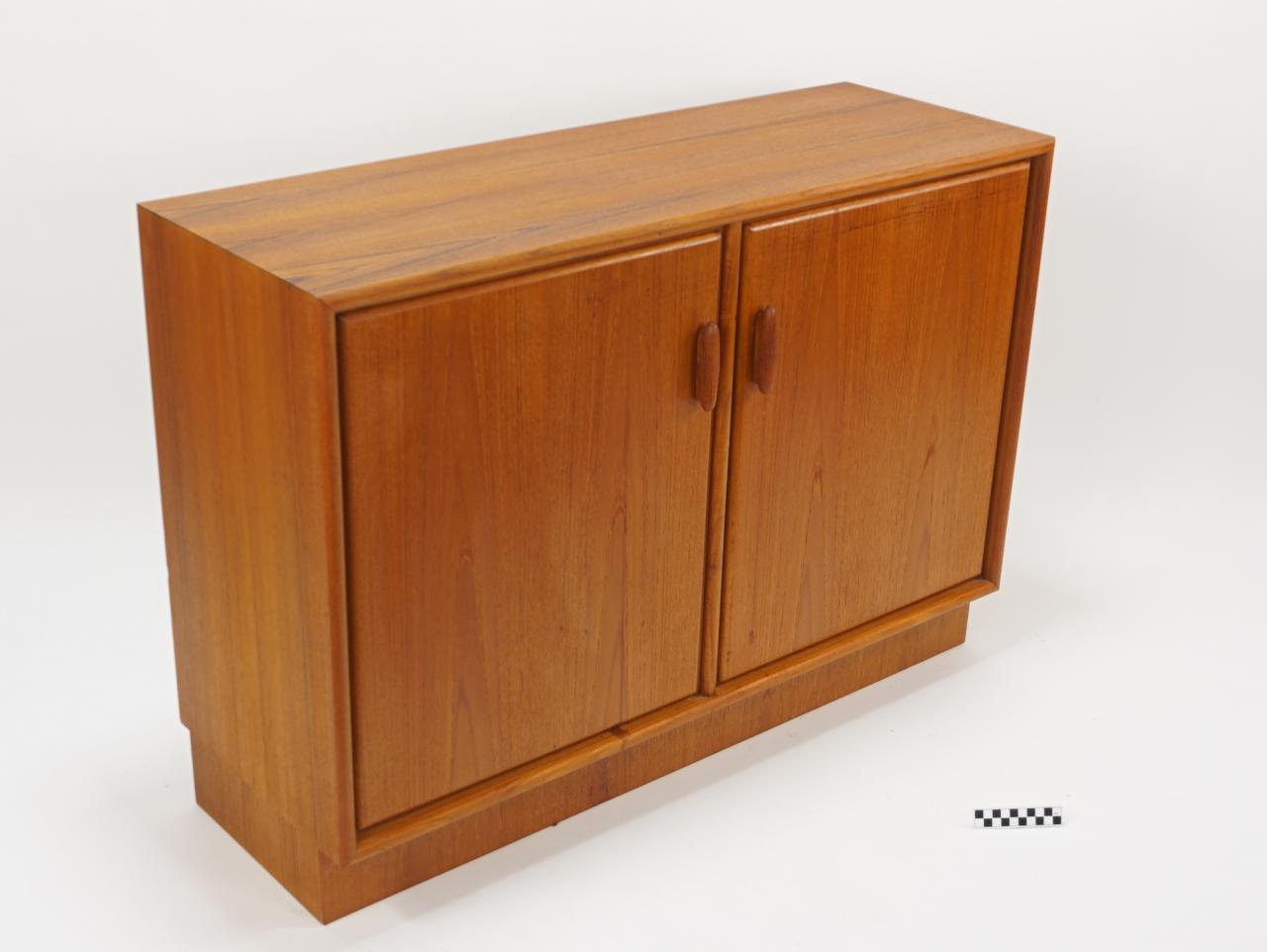 CABINET CHEST OF DRAWERS