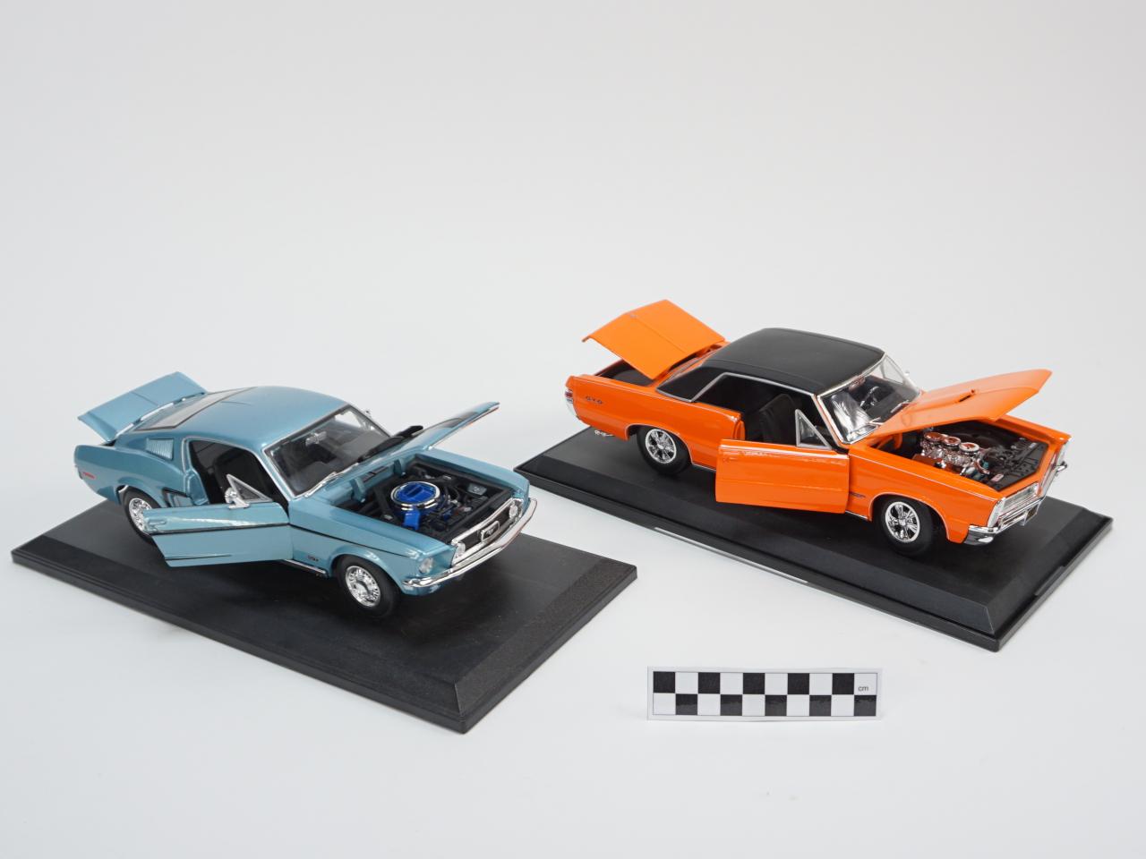 MODEL AUTA