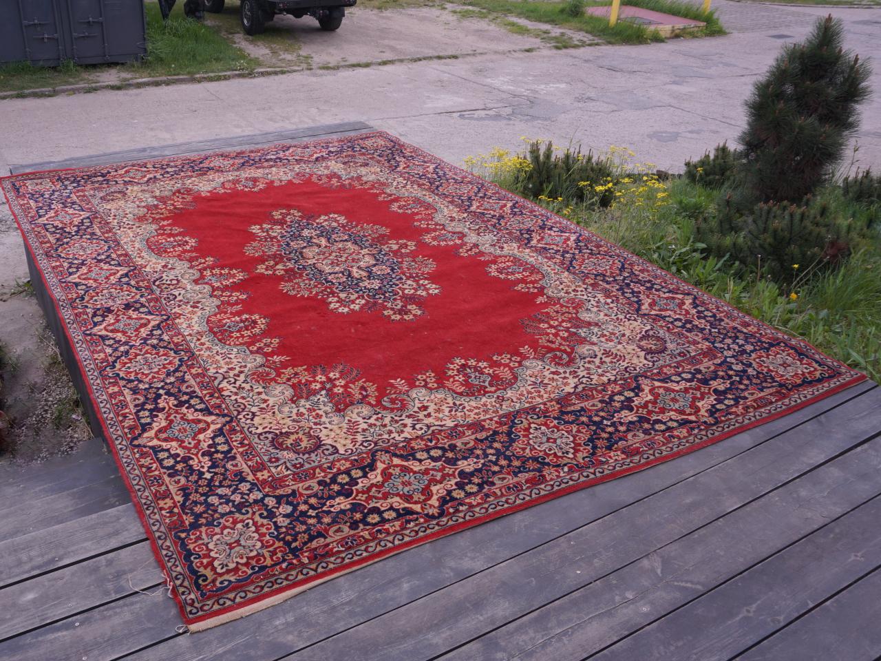 CARPET