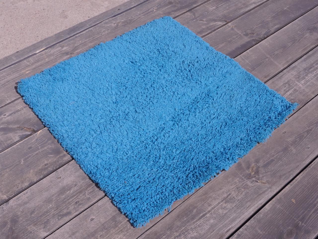 CARPET RUNNER