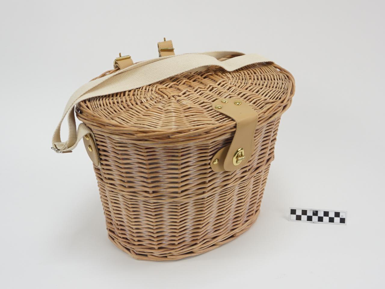 PICNIC BASKET