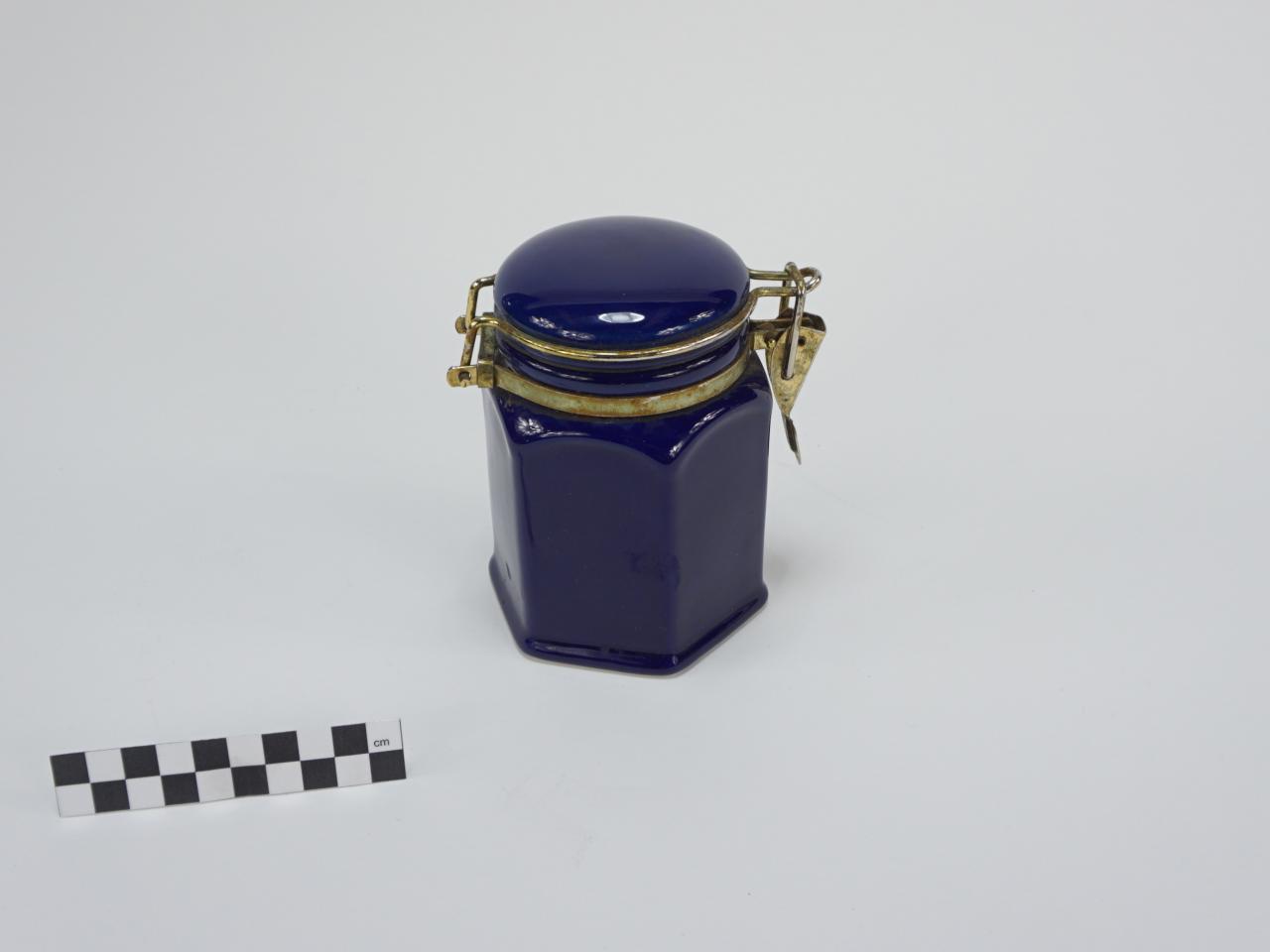 KITCHEN CONTAINER