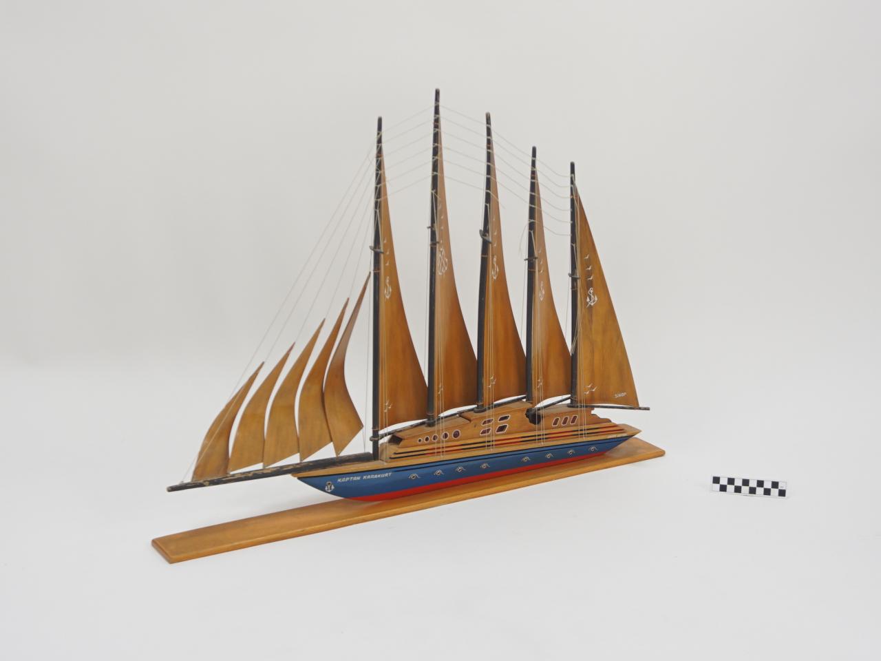 MODEL STATKU FIGURKA