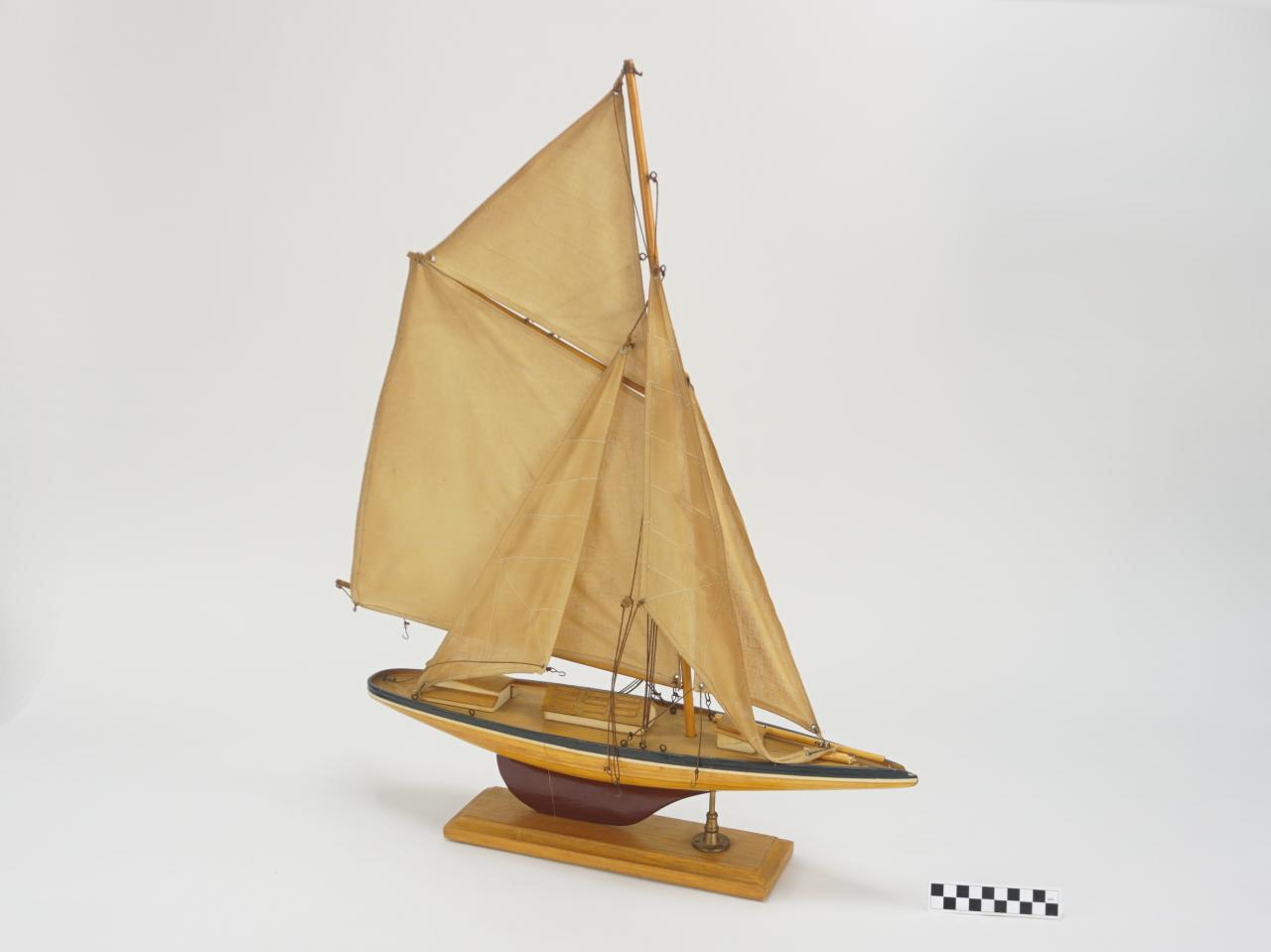 MODEL STATKU FIGURKA