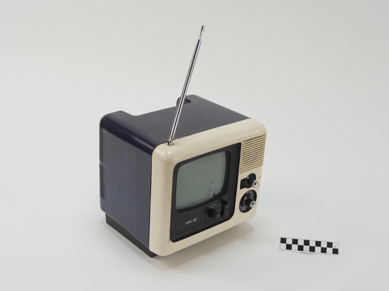 TELEWIZOR