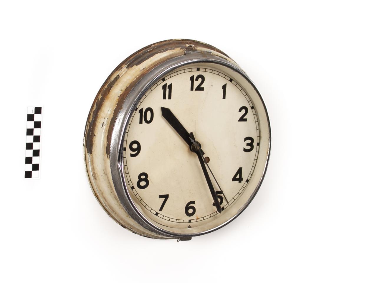 WALL CLOCK