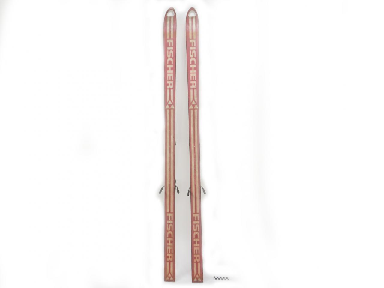 SKIS