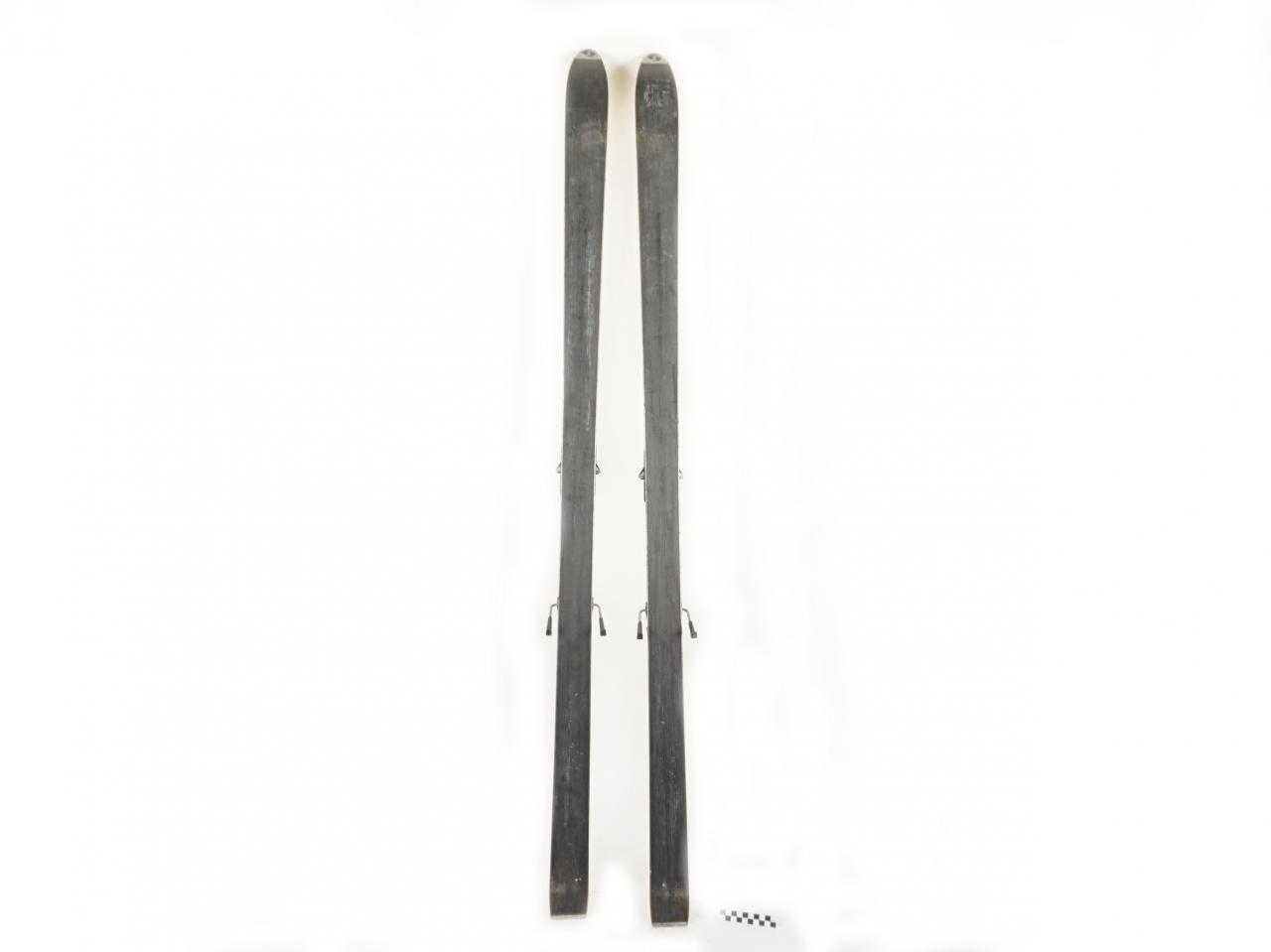 SKIS