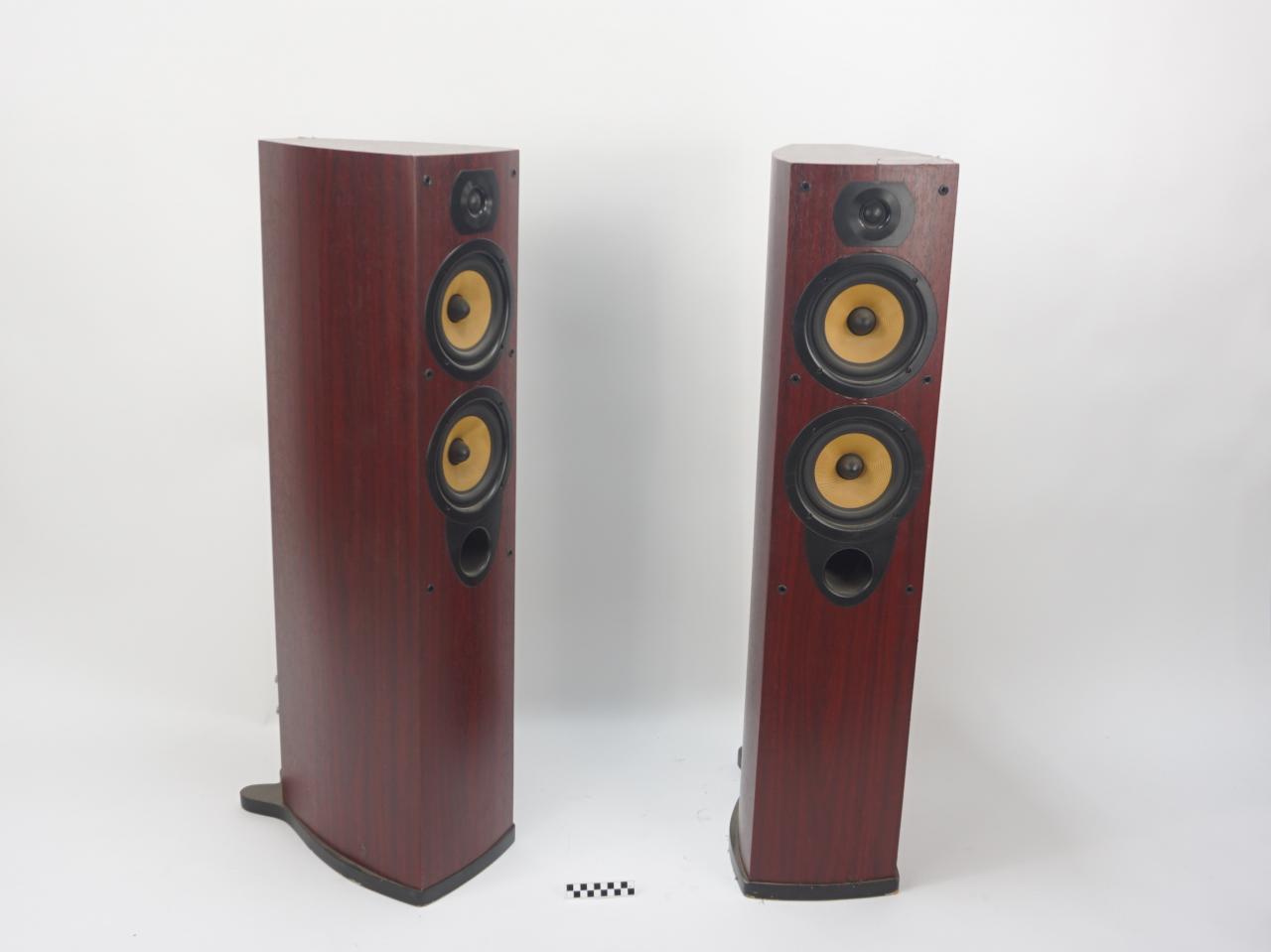 FLOOR STANDING SPEAKERS