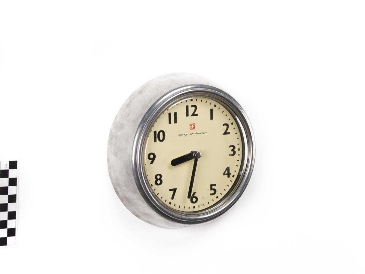 WALL CLOCK
