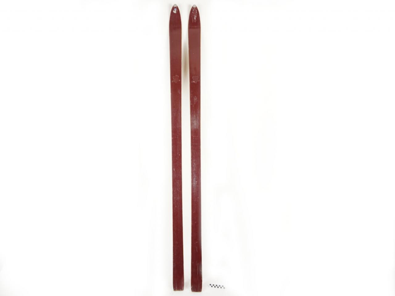 SKIS