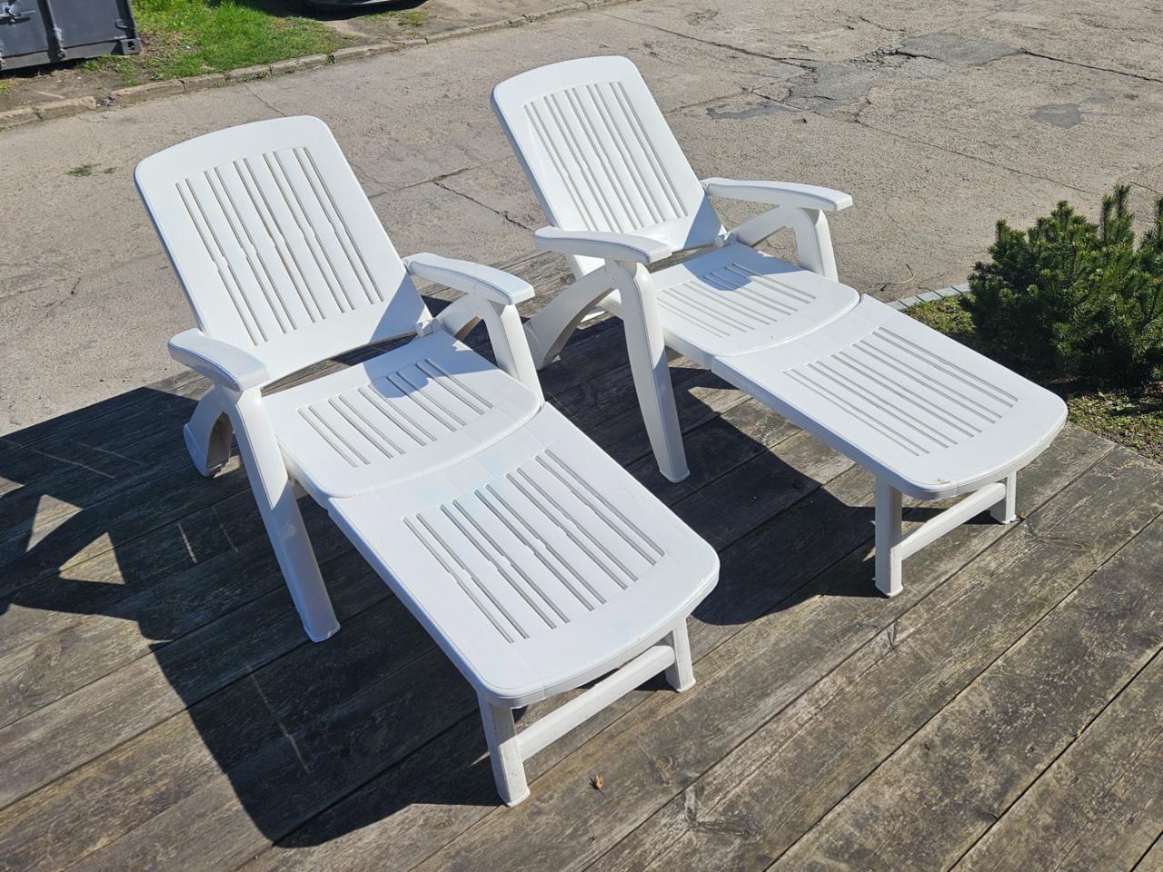 SUN LOUNGER