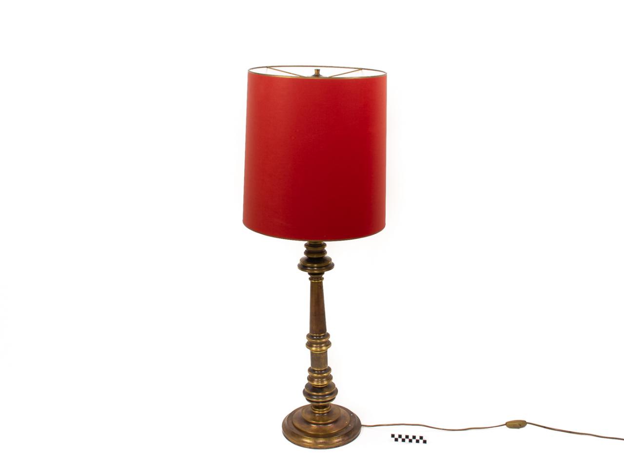 FLOOR LAMP