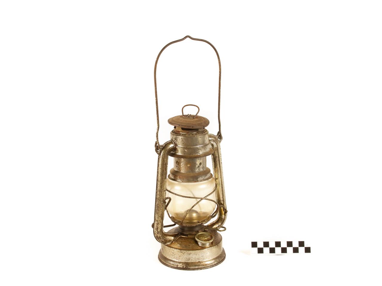 LAMPA NAFTOWA