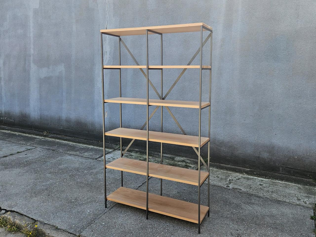 SHELVING UNIT