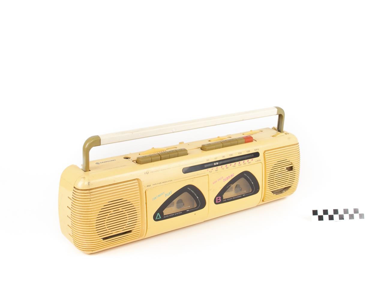 RADIO CASSETTE PLAYER BOOMBOX