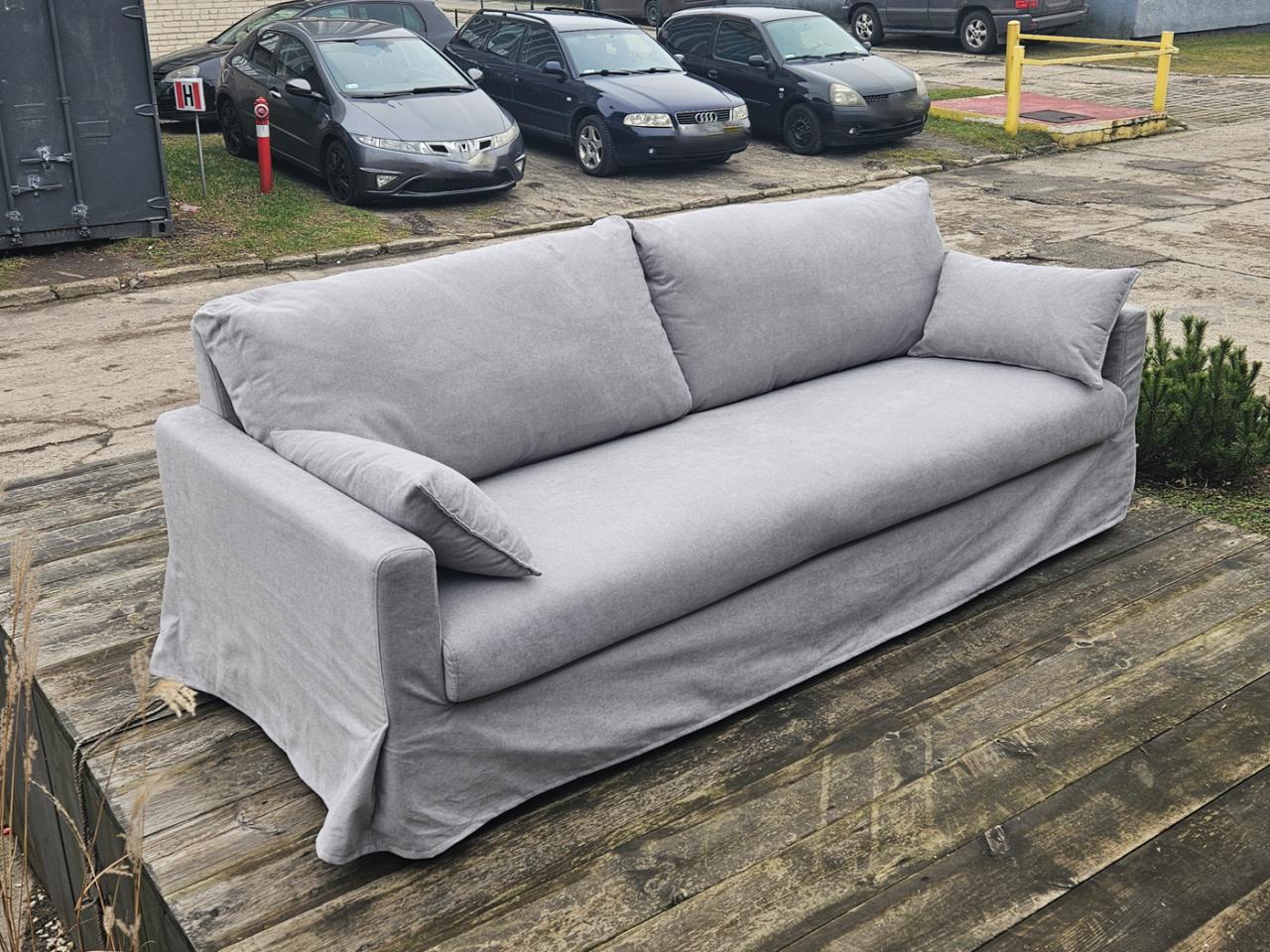 KANAPA SOFA
