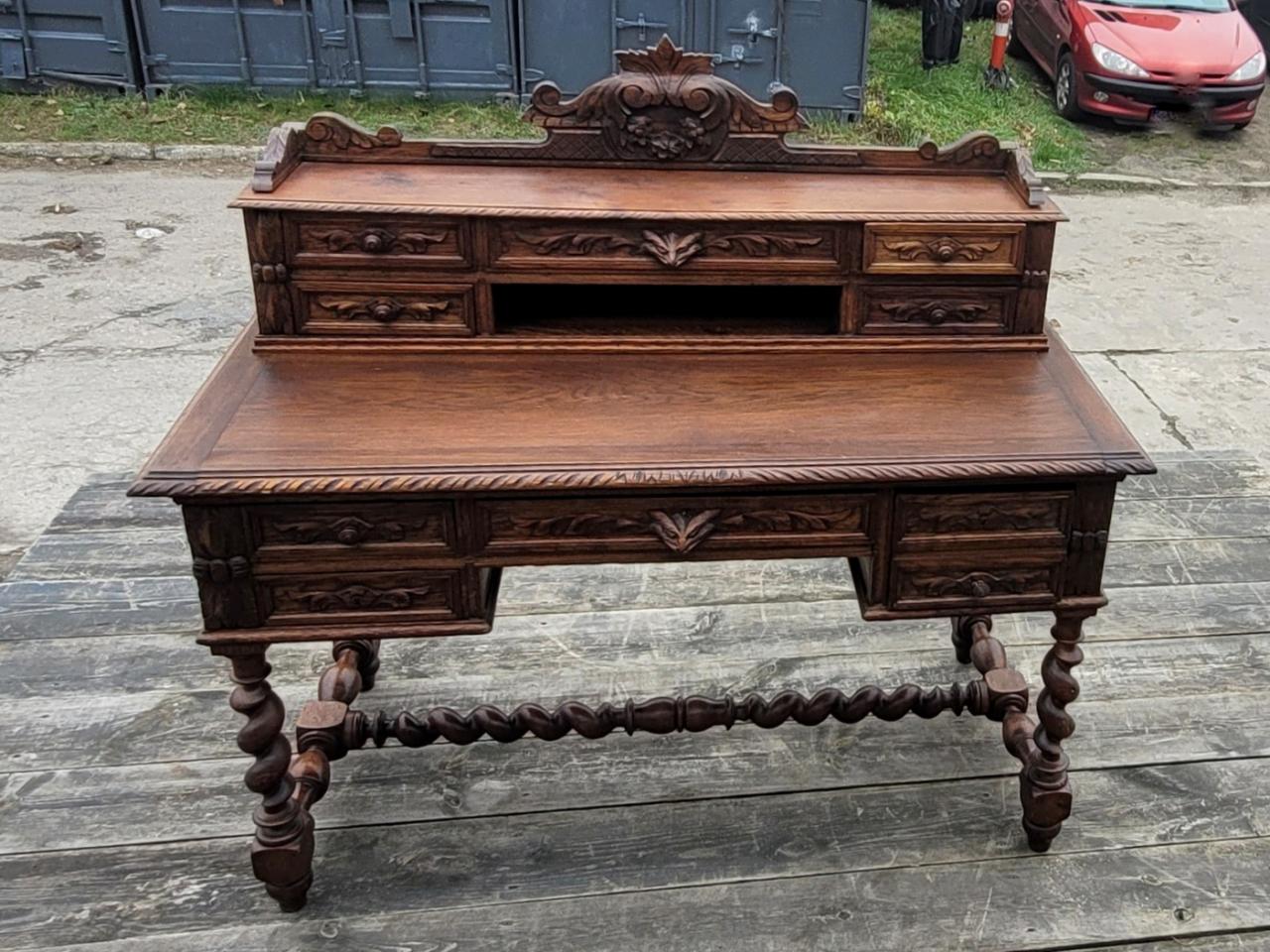 DESK