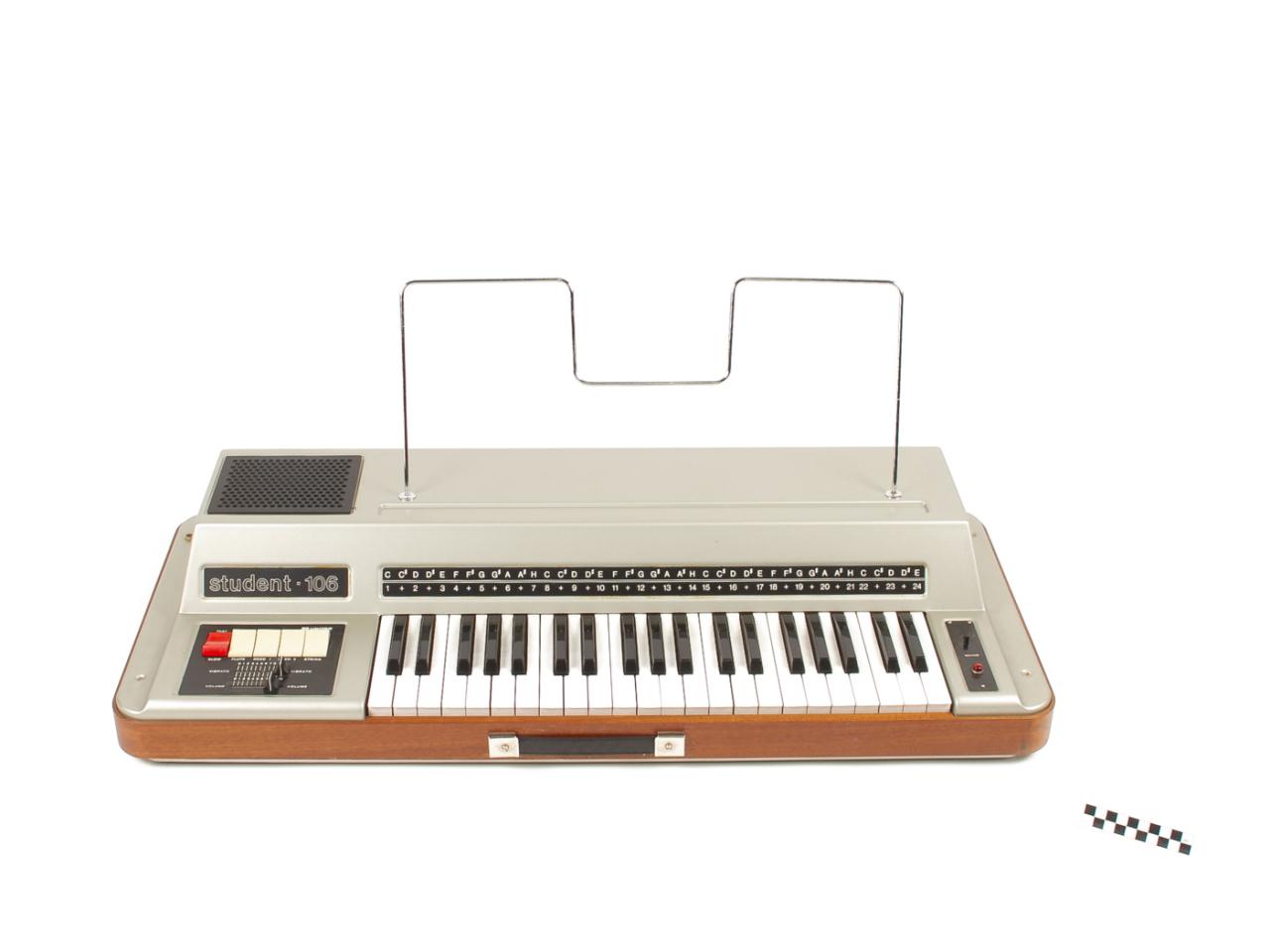 ELECTRIC ORGAN