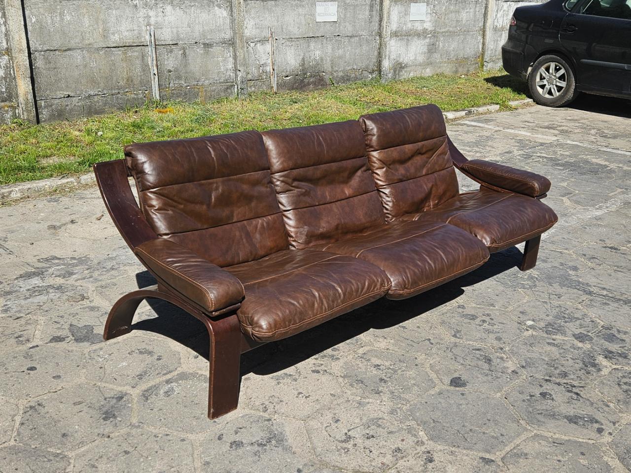 KANAPA SOFA