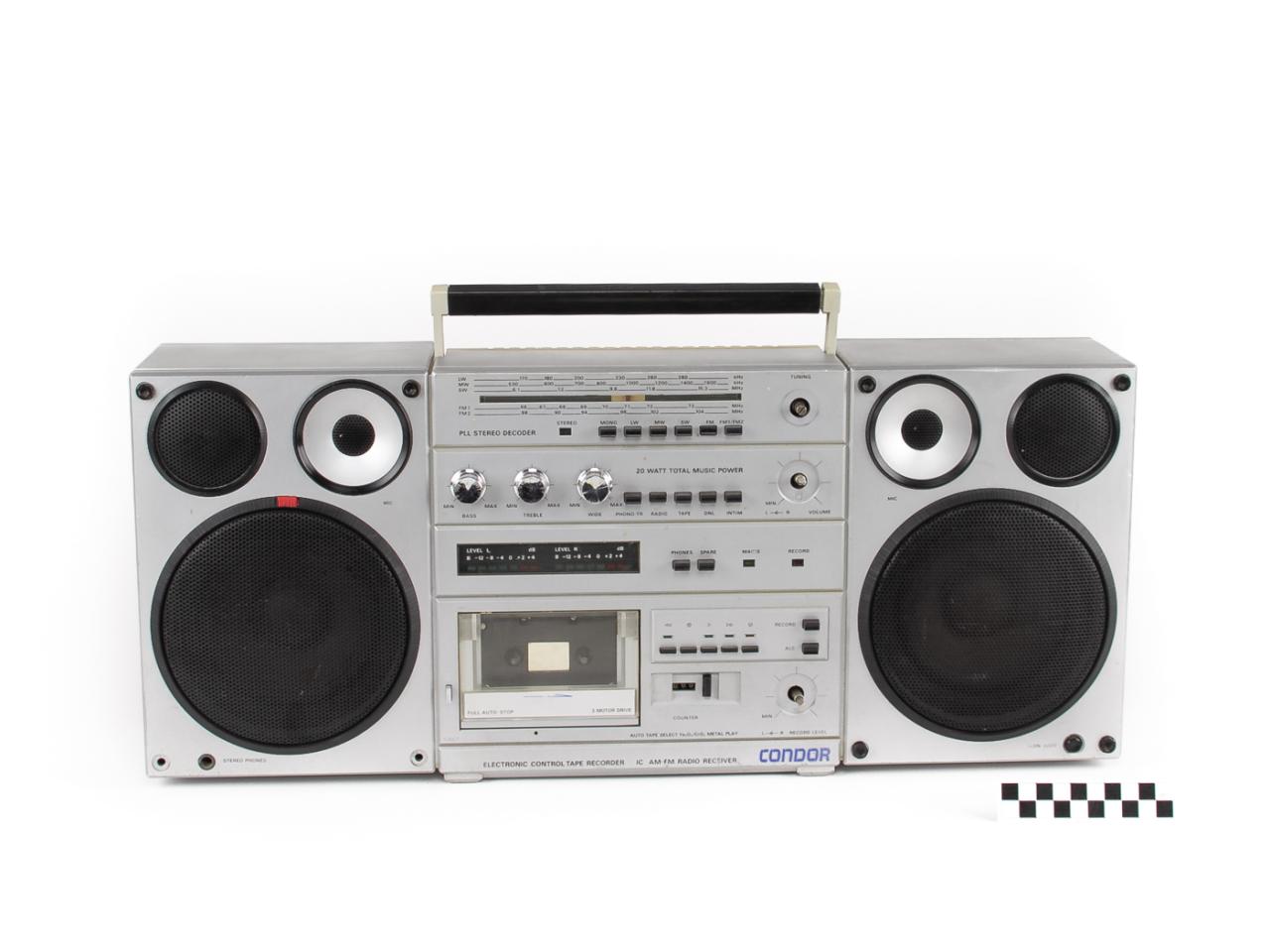 BOOMBOX RADIO