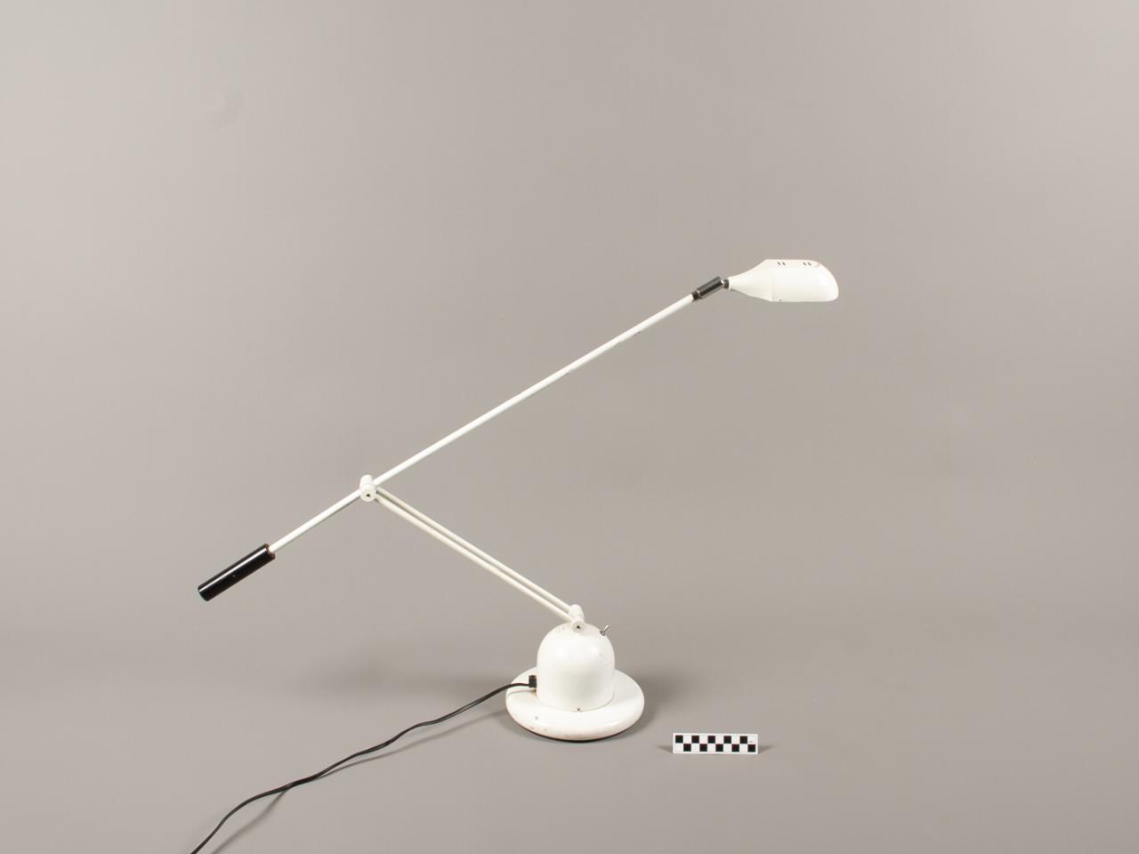 DESK LAMP