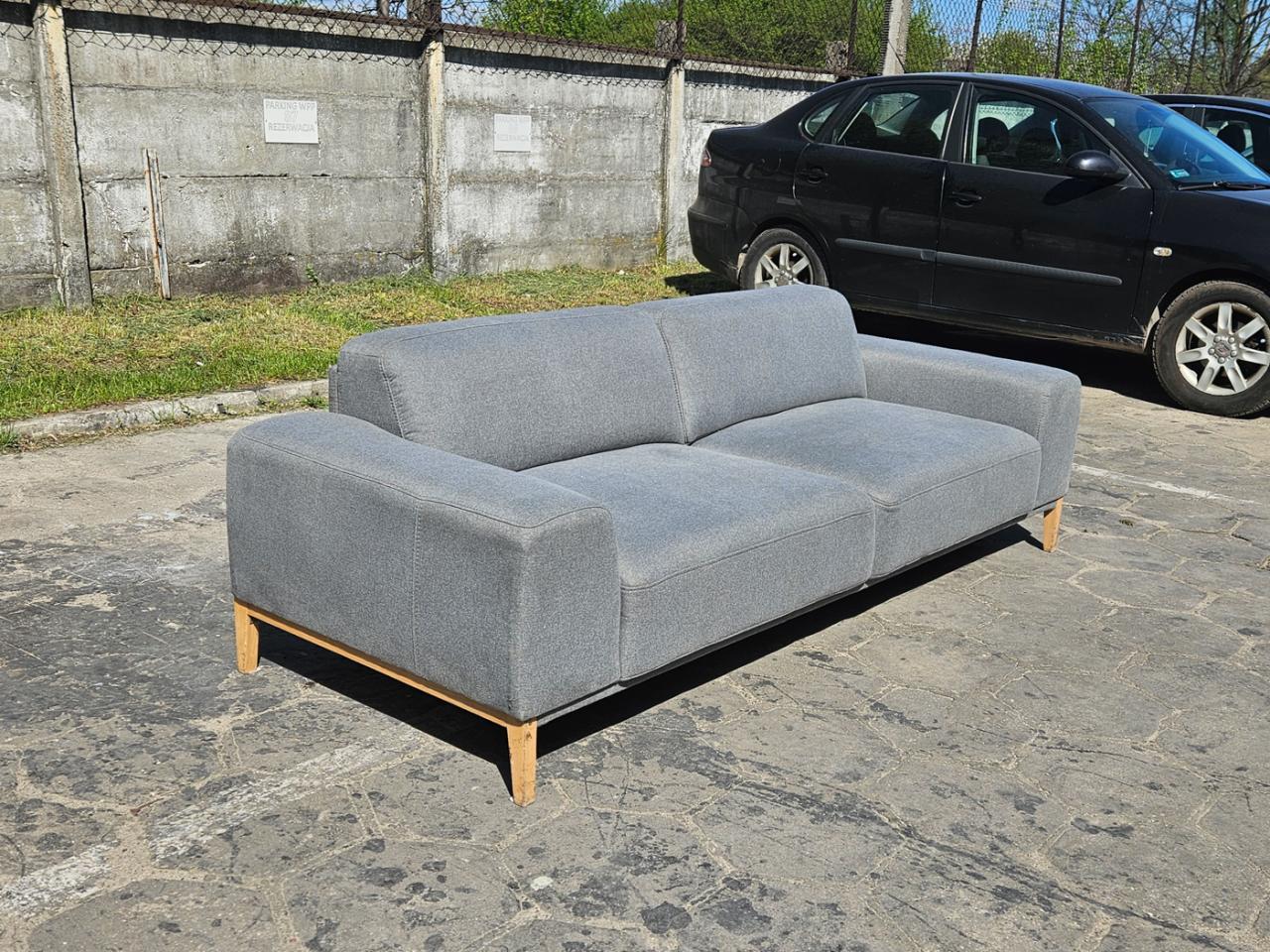 KANAPA SOFA
