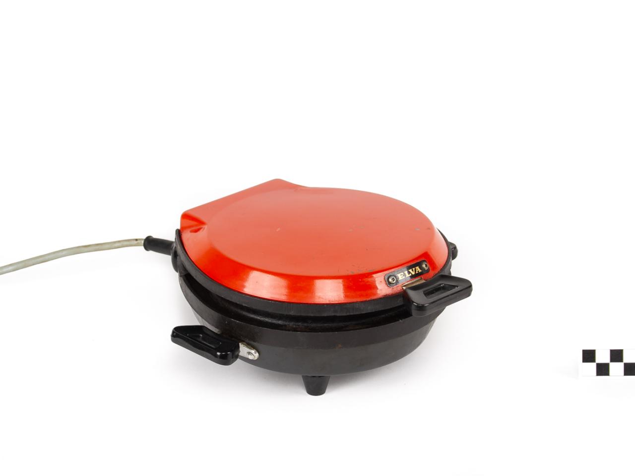 WAFFLE MAKER