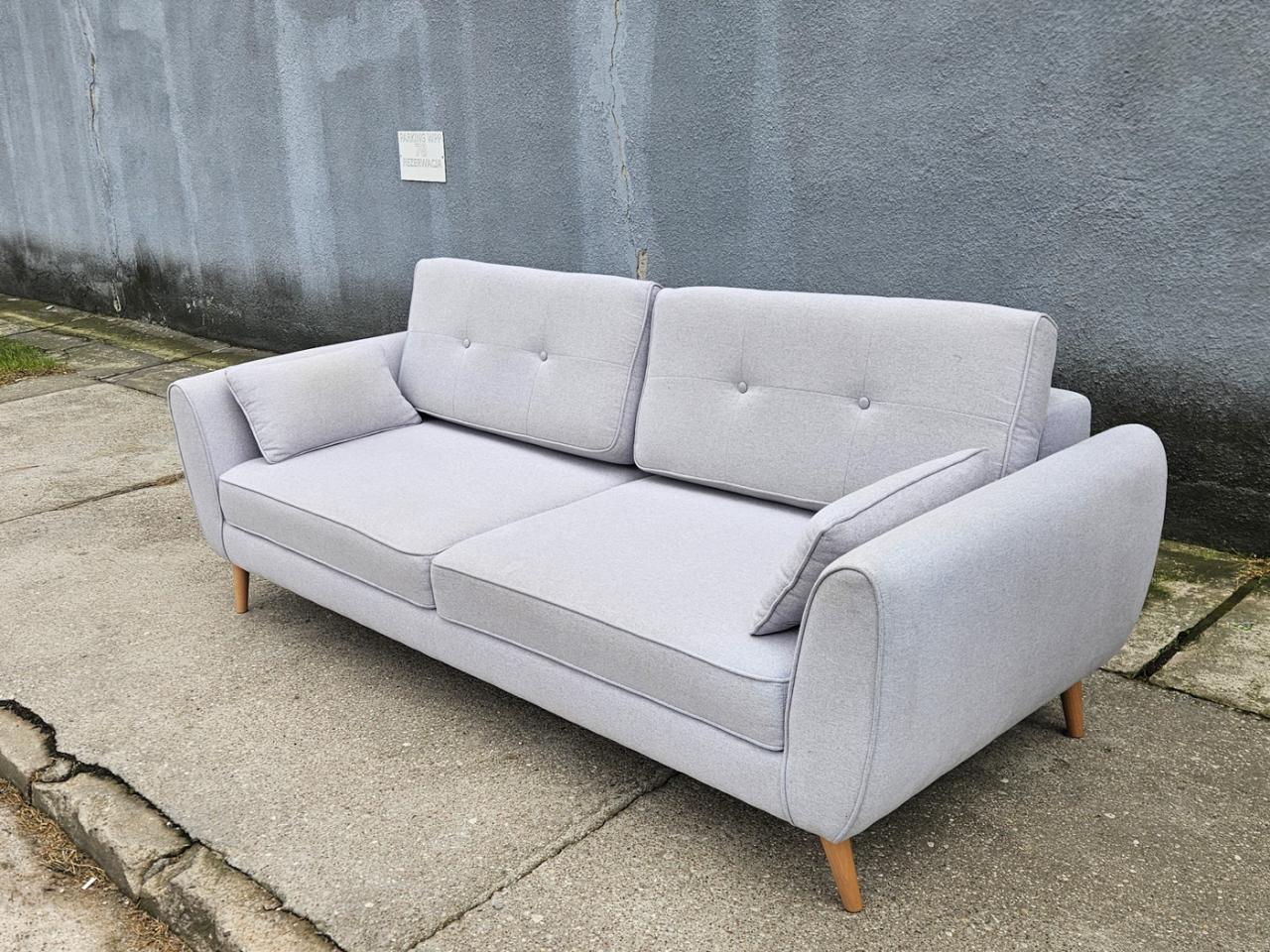 KANAPA SOFA