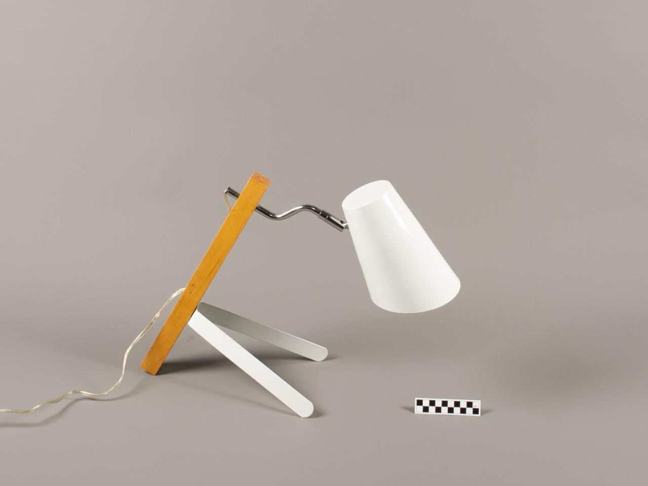 DESK LAMP