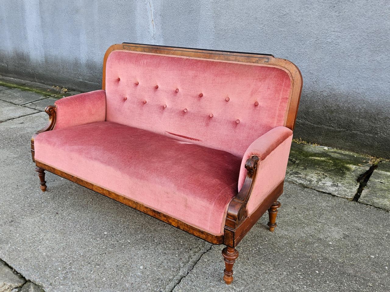 KANAPA SOFA