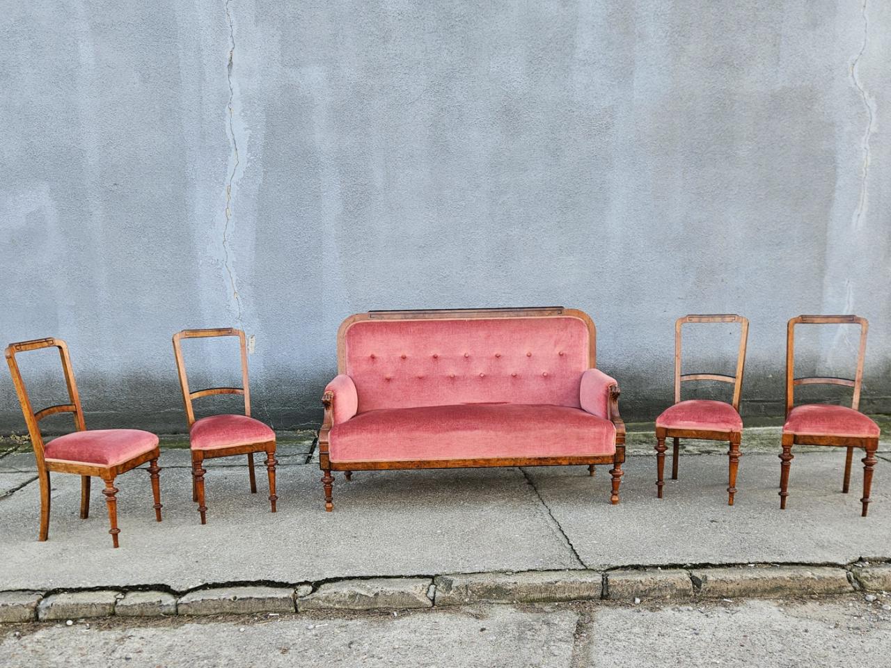 KANAPA SOFA