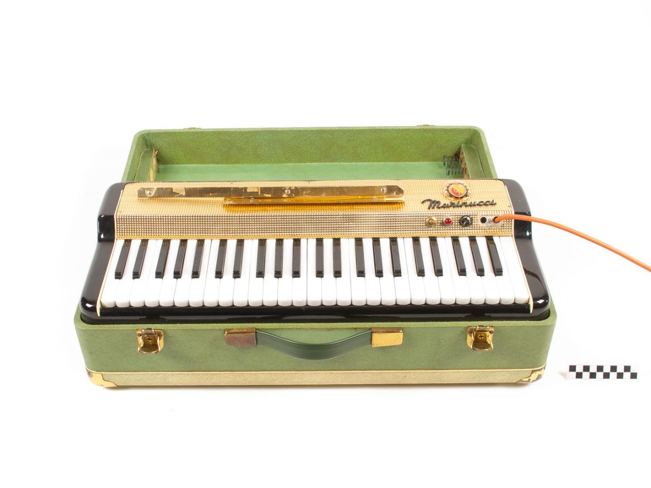 ELECTRIC ORGAN