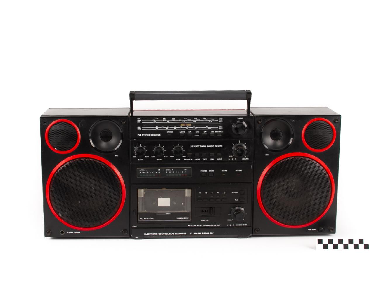 BOOMBOX RADIO