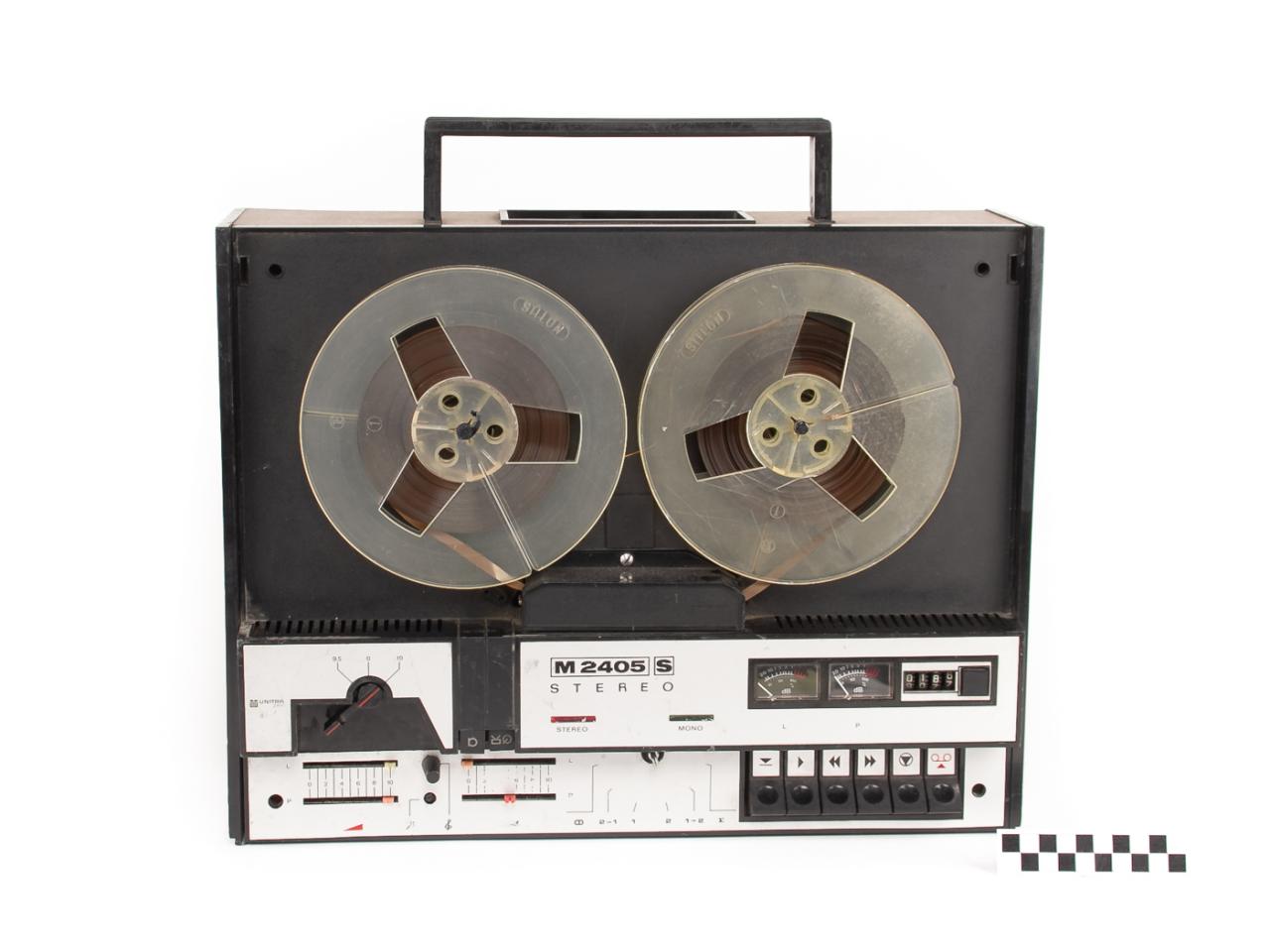 REEL TO REEL TAPE RECORDER