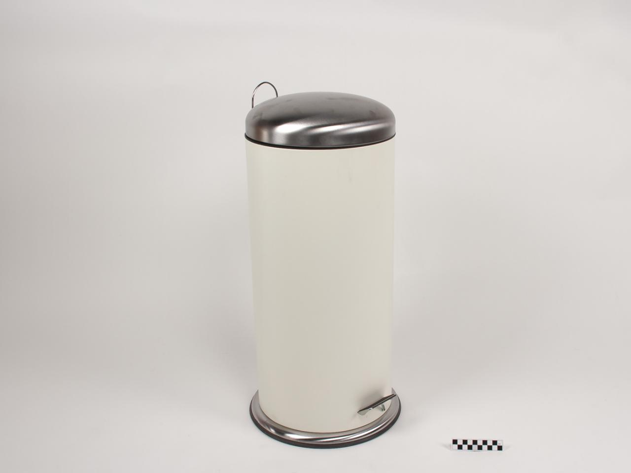 KITCHEN TRASH BIN