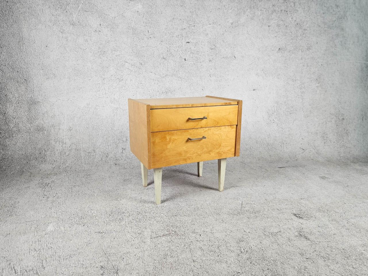 NIGHTSTAND