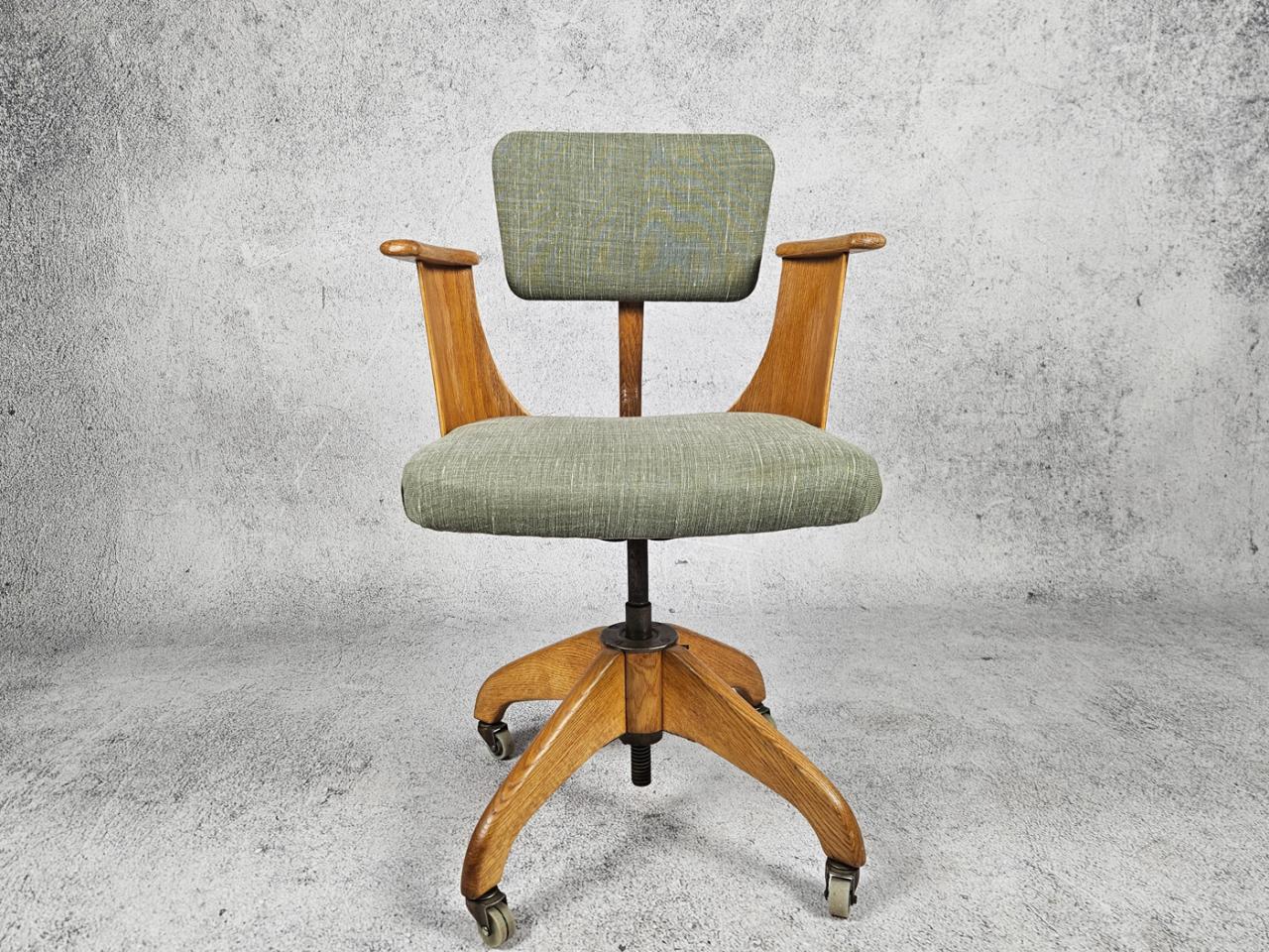 SWIVEL OFFICE CHAIR