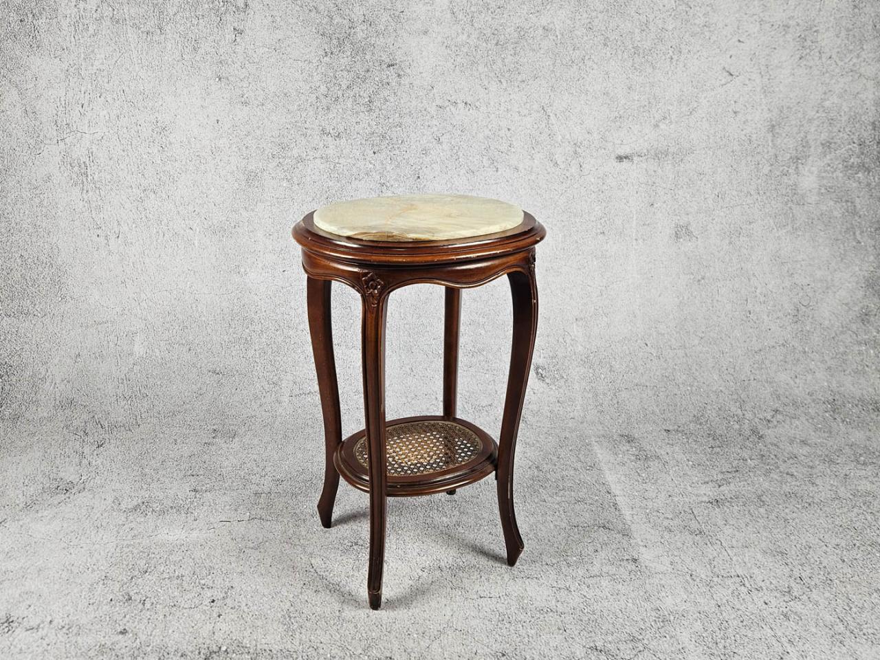 SMALL TABLE