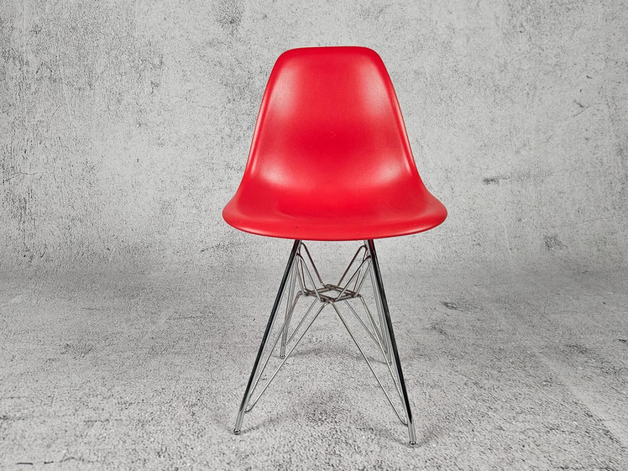 CHILDREN'S CHAIR