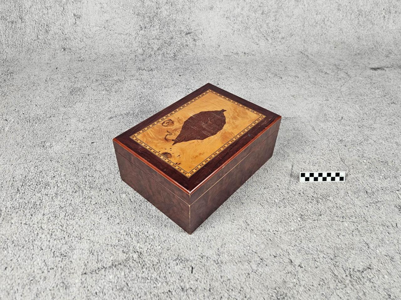 HUMIDOR