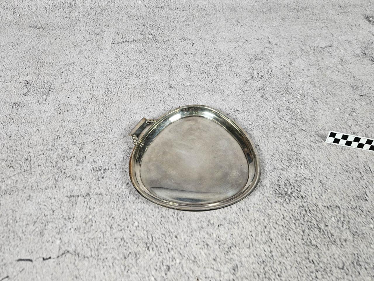 TRAY